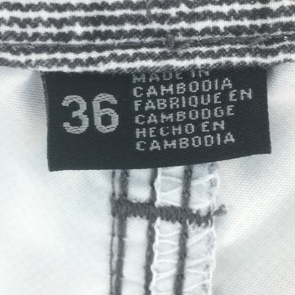 O'Neil Gray Cream Striped Board Shorts Men's Size 36 - Picture 14 of 16